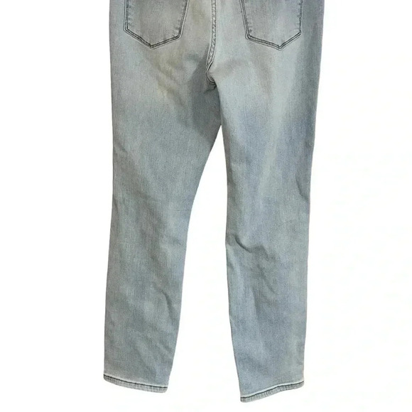 Judy Blue Light Wash Boyfriend Fit Distressed Jeans Size 7/28 - Picture 6 of 6